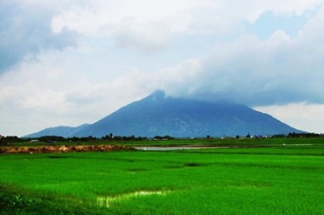 Tour Du Lịch Núi Bà Đen - Tòa Thánh Tây Ninh - Củ Chi 1 Ngày